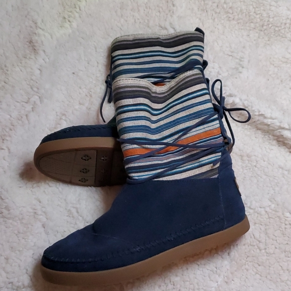 Toms warm boots - Picture 1 of 6